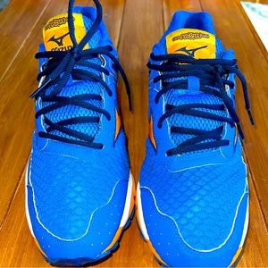 Mizuno Wave Enigma 3